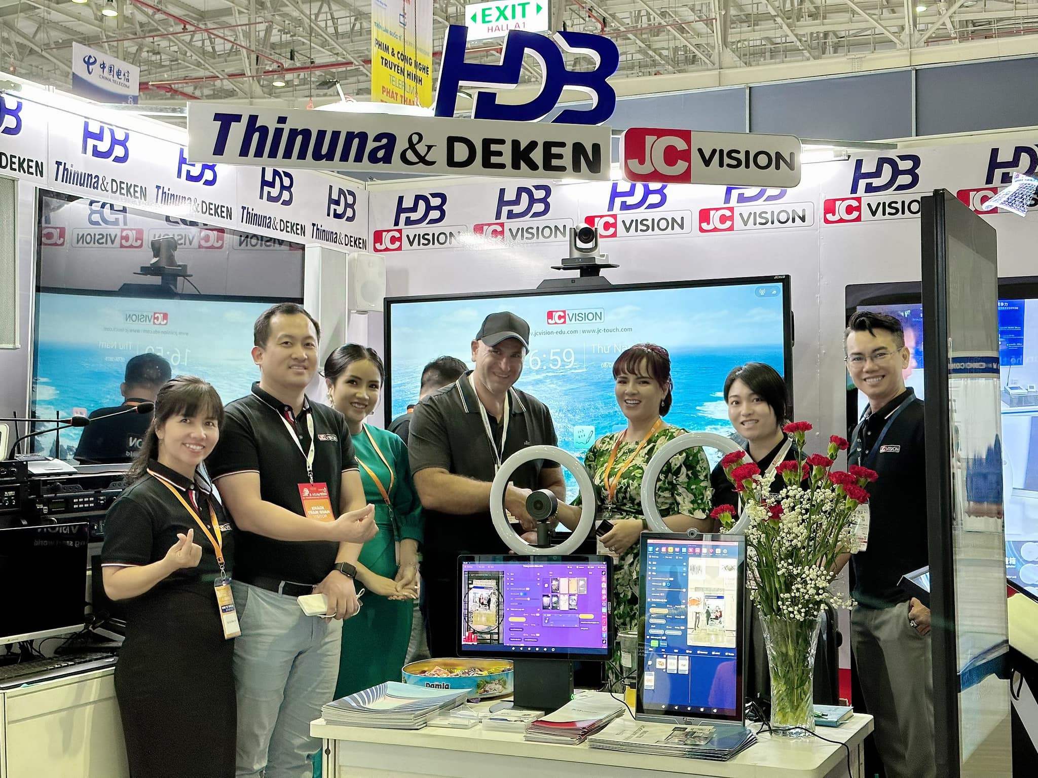 Doanh nhân Đỗ Hương Ly tham gia hội chợ ICT COMM quảng cáo sản phẩm cho HBD| JC Vision