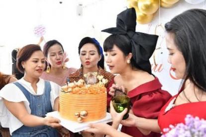 Happy Women mừng sinh nhật Phó chủ tịch thường trực Đỗ Hương Ly