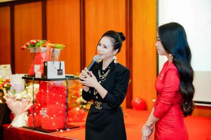 Các nữ doanh nhân Hà Thành bí mật tổ chức sinh nhật cho doanh nhân Hương Ly